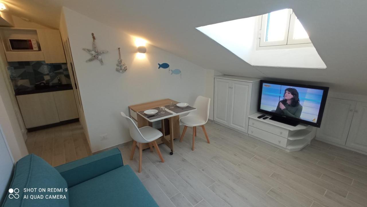 Monolocale Mansarda A Porto Santo Stefano Argentario Appartement Buitenkant foto