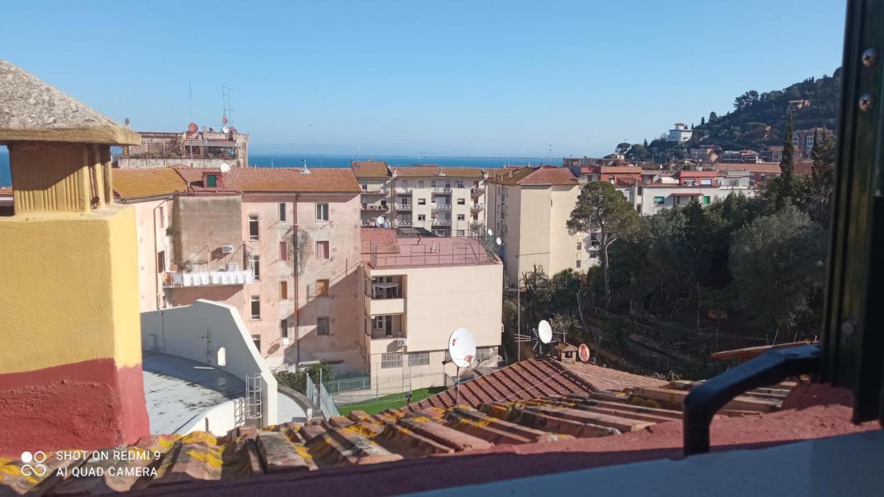 Monolocale Mansarda A Porto Santo Stefano Argentario Appartement Buitenkant foto